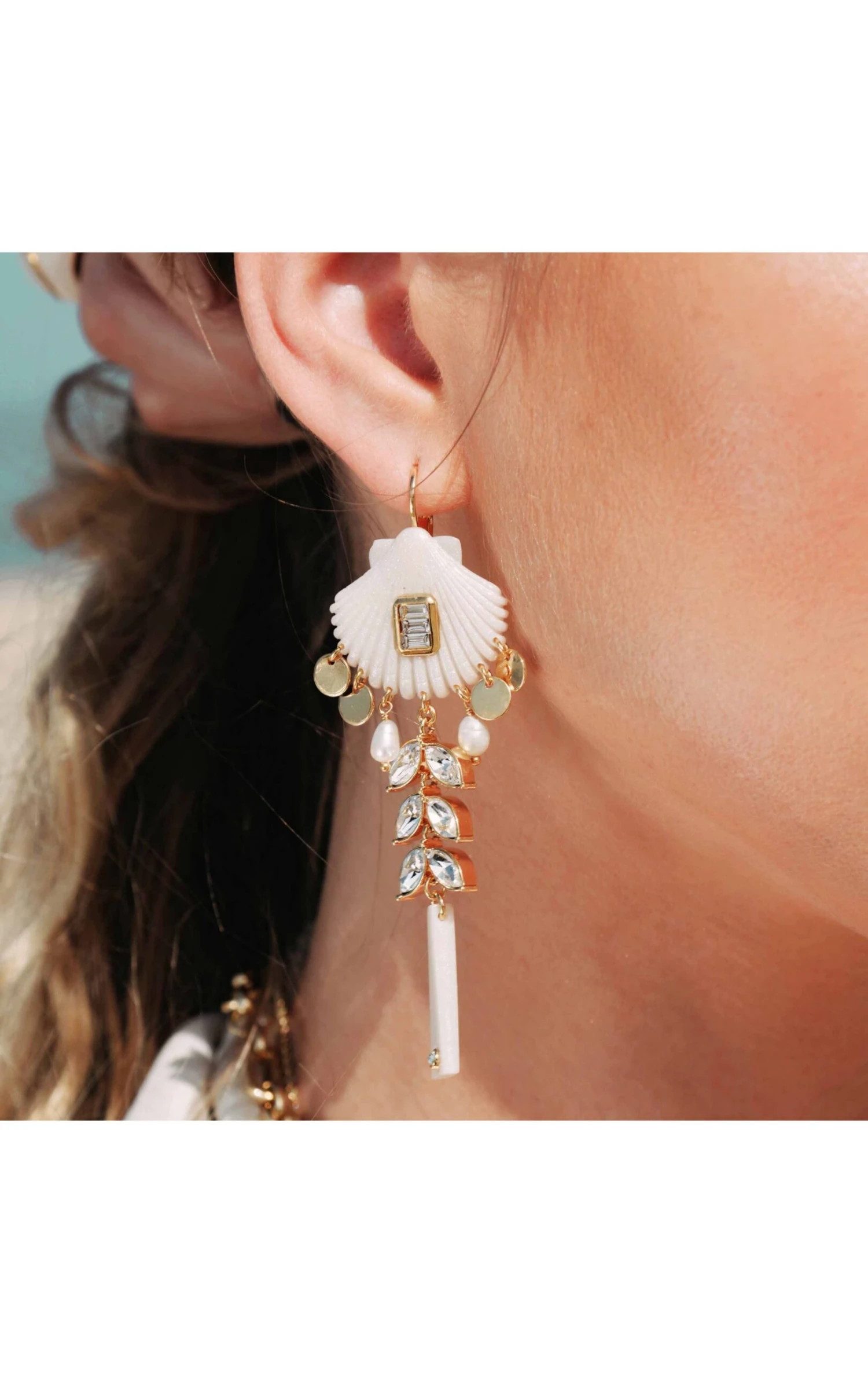 Boucles D'oreilles Coralie Blanc 2 Boucles D'oreilles Coralie Blanc – Image 2